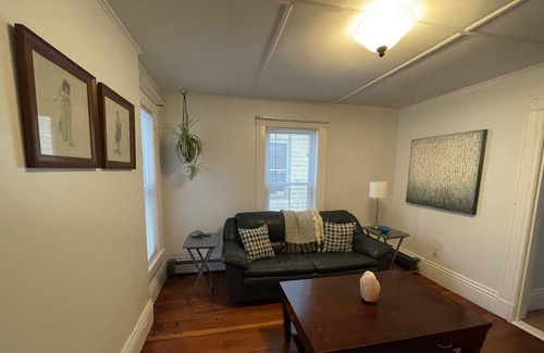 Concord Apartment | Downtown Fresh Bright 2 Bedroom Remodeled Historic Apartment