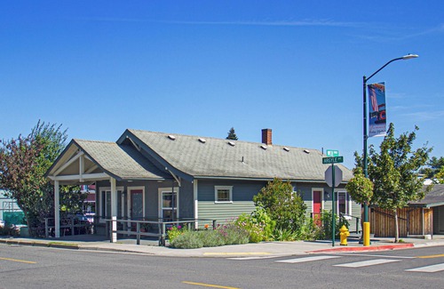 Friday Harbor House | Downtown Friday Harbor! Adults Only (CCS#4)