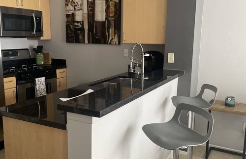Pacific Terrace Condo | Downtown Gaslamp Quarter - walk to all