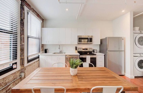 Downtown Memphis Apartment | Downtown Gem | Near Beale, Bars n Blues