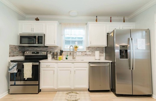 Biddleville House | Downtown Gem w/Fenced Yard, BBQ Grill and Firepit