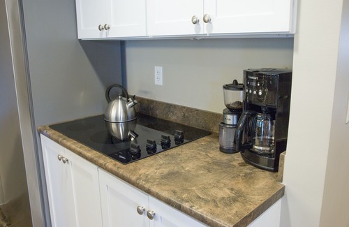 Caseville Condo | Downtown Getaway