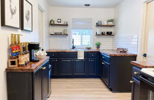 Redmond House | Downtown Getaway- Walk to Breweries, Restaurants, and Shopping!