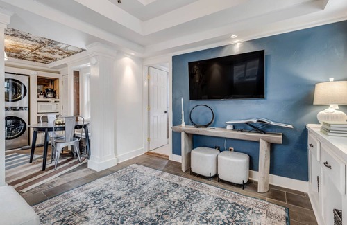 Glenwood Springs House | Downtown Glenwood! Mountain Modern