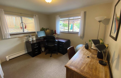 Golden House | Downtown Golden walkable to trails with comfortable beds!