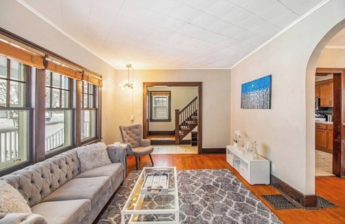 Grand Rapids House | Downtown GR Gem-Gameroom- Huge Backyard- Sleeps 16