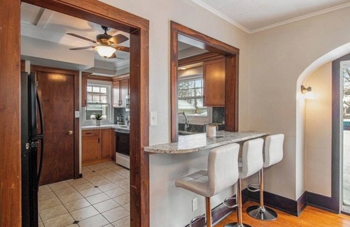 Grand Rapids House | Downtown GR Gem-Gameroom- Huge Backyard- Sleeps 16