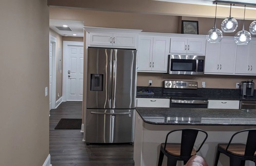 Grand Rapids House | Downtown Grand Rapids 2nd Floor Unit 3Beds 3Baths Ensuite Heritage Hill Home