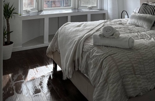 Hamilton House | Downtown Hamilton Home
