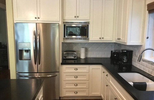 Healdsburg House | Downtown Healdsburg home very near the Plaza! 30 Day Minimum per law.