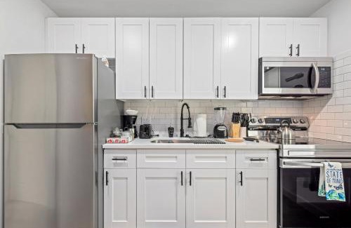 Northside House | Downtown Heights Flat Games Tvs Wifi Pets