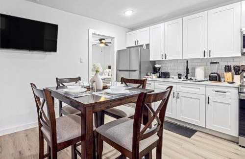 Northside House | Downtown Heights Flat Games Tvs Wifi Pets