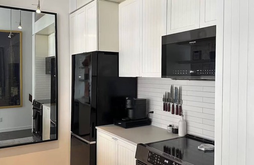 Niagara Condo | Downtown heritage brick loft with 16' ceilings