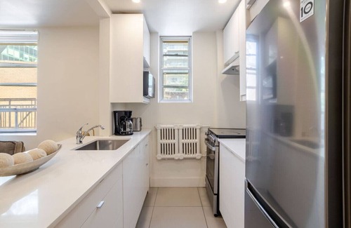 Quartier des Spectacles Apartment | Downtown Hideaway | Peaceful & Trendy 1BR