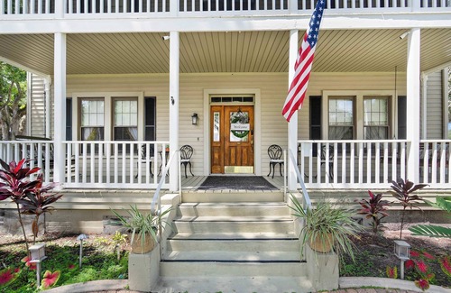 Green Cove Springs House | Downtown Historic Victorian, Steps to Clay Theatre