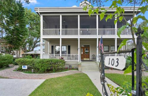 Green Cove Springs House | Downtown Historic Victorian Steps to Clay Theatre