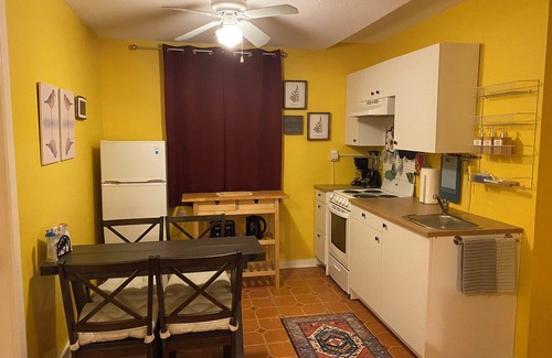 Palm Beach - West Palm Beach Apartment | Downtown Historic Carriage House-walk or bike to beach, entertainment district
