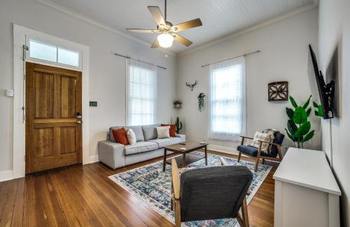 Southtown House | Downtown Historic 2Bdrm, Walk to Riverwalk, Alamo; Beautifully Renovated!