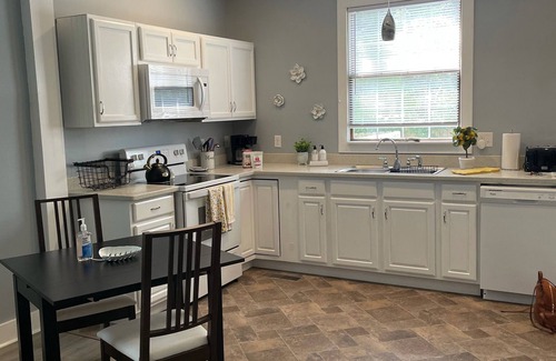 Thomasville House | Downtown Historic Acorn Cottage