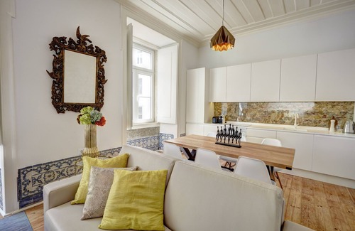 Santa Maria Maior Apartment | Downtown Historic Center - Air Conditioning/Elevator