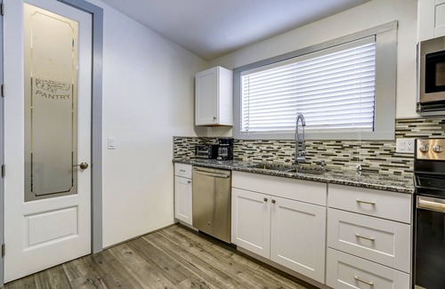 Prescott House | Downtown Historic Charm with Modern Comfort