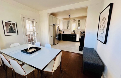 Harrison House | 🌇DoWnToWn HoUsE🏡/3min WALK to TrainSTATION & facilities/Clean-Spacious-Quiet