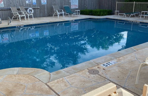 Houston House | Downtown Houston 2bd/2baTownhouse