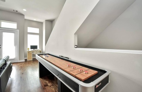 East Downtown Houston House | Downtown Houston - 6 Beds - Free Wi-Fi - Free Parking - Sleeps 15