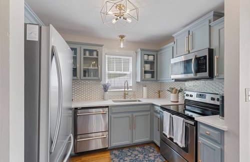 Quigley House | Downtown Huntsville Gem, 2BR Walk to the Square!