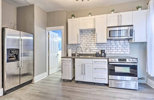 Herron Morton Apartment | Downtown Indy Blue Heaven
