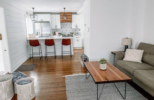 Meridian-Kessler House | Downtown Indy Bungalow Retreat