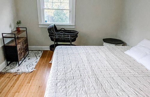 Meridian-Kessler House | Downtown Indy Bungalow Retreat