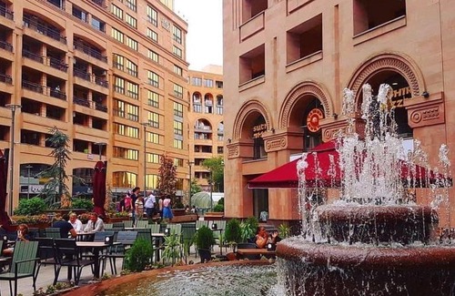 Kentron House | Downtown Inn