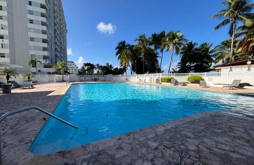 Isla Verde Apartment | Downtown Isla Verde Beachfront Apartment with Pool and Parking