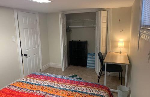 South Central House | Downtown-Jackson Park private Budget Friendly Room