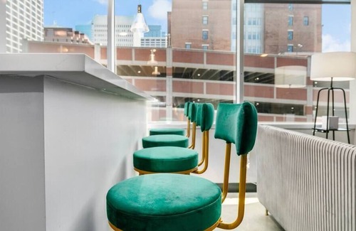 Downtown Kansas City Apartment | Downtown KC 2 Bedroom 2 Bath Stunning City View