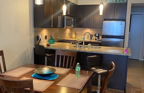 North End Apartment | Downtown Kelowna-Steps to the Lakeside & Prospera Place
