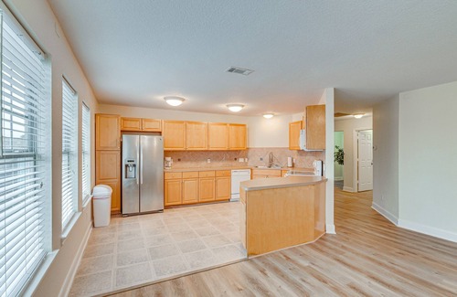 Clear Lake Shores Apartment | Downtown Kemah Rental ~ 3 Blocks to Boardwalk!