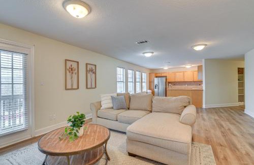 Clear Lake Shores Apartment | Downtown Kemah Rental about 3 Blocks to Boardwalk!
