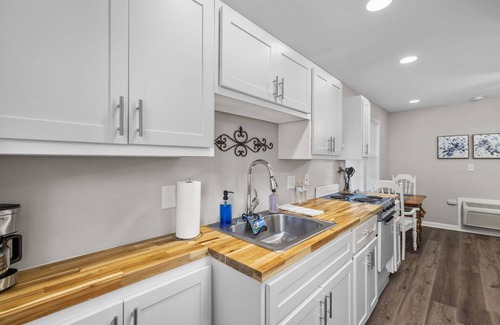Kimmswick Condo | Downtown Kimmswick~ Studio~ Newly Renovated