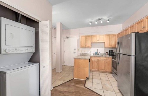 Downtown Cleveland Apartment | Downtown King Loft | Free Parking