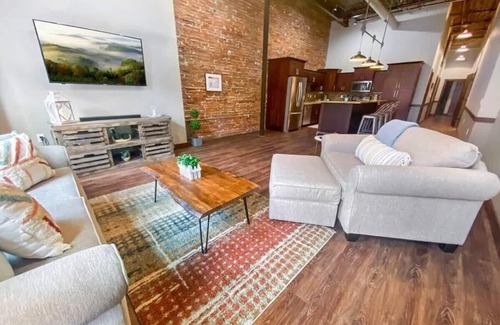 Historic Downtown La Crosse Apartment | Downtown La Crosse Modern Flat