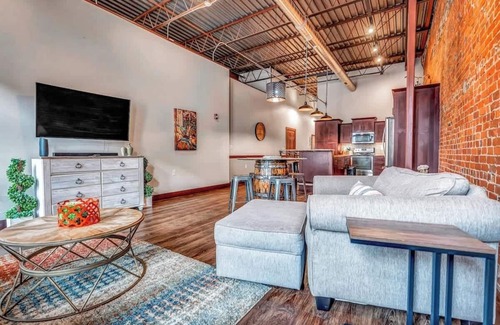 Historic Downtown La Crosse Apartment | Downtown La Crosse Modern Flat