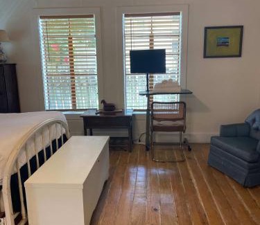 Freetown - Port Rico Apartment | Downtown Lafayette Gem-Stylish 1BR Apartment