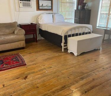 Freetown - Port Rico Apartment | Downtown Lafayette Gem-Stylish 1BR Apartment