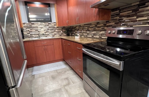 Lowertown Apartment | Downtown - Large Modern 2 BR APT + 1 Free Parking