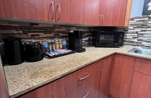 Lowertown Apartment | Downtown - Large Modern 2 BR APT + 1 Free Parking
