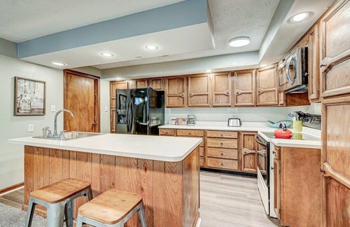 Lebanon House | Downtown Lebanon: Cozy Retreat, Prime Location