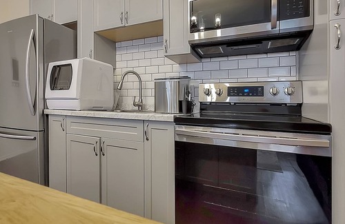 Lehighton Apartment | Downtown Lehighton bnb! 5min drive to Jim Thorpe!