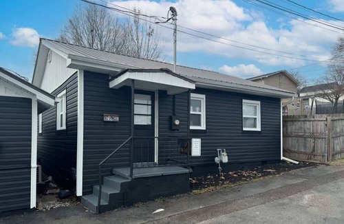 Lenoir City House | Downtown Lenoir City 2 Bedroom House